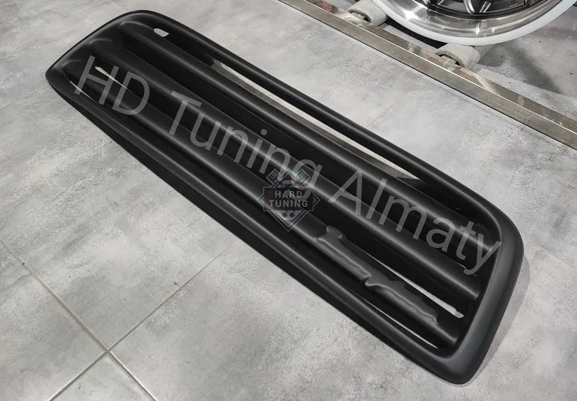 Решетка радиатора Tommy Kaira Subaru Forester SG Дорестайлинг