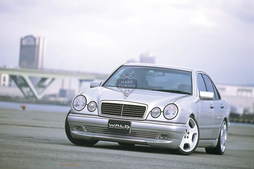 Накладка на передний бампер WALD INTERNATIONAL Mercedes E-Class W210