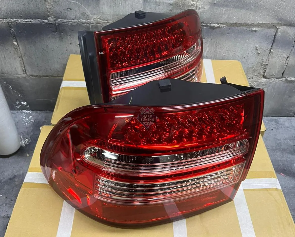 Задние фонари Porsche Cayenne (2002-2006) LED красно-белые