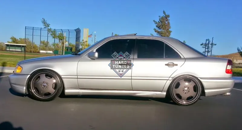 Накладки на пороги AMG F43 Mercedes C-Class W202