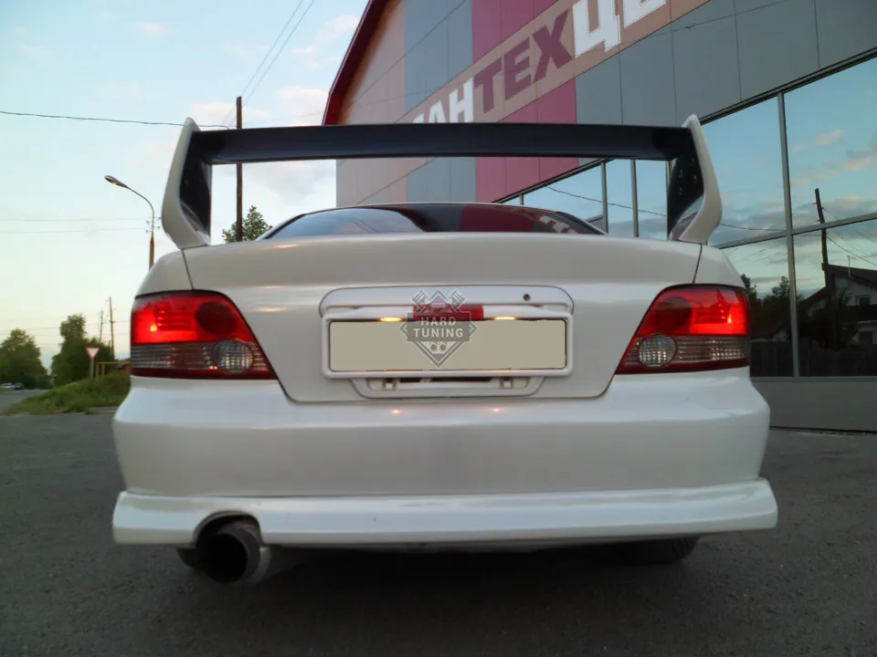 Накладка на задний бампер Dolphin Mitsubishi Galant 8