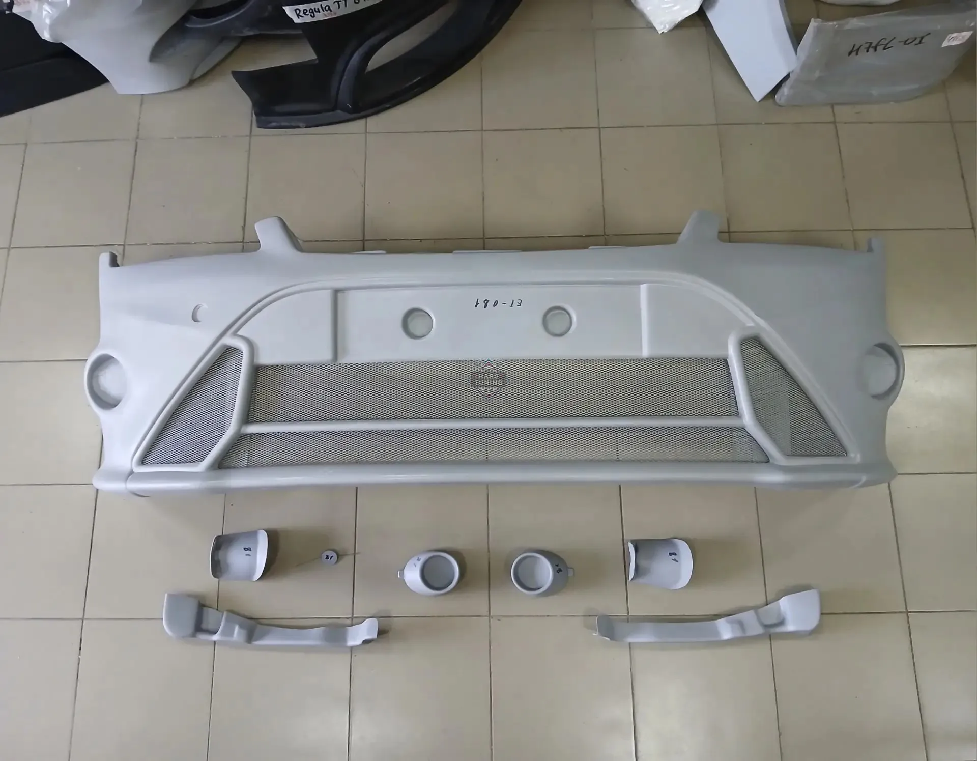 Передний бампер RS V2 Ford Focus 2 дорестайлинг