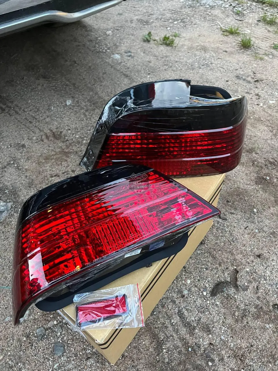 Задние фары BMW E38 (1994-2001) TAIL LIGHTS fits красно-тонированные