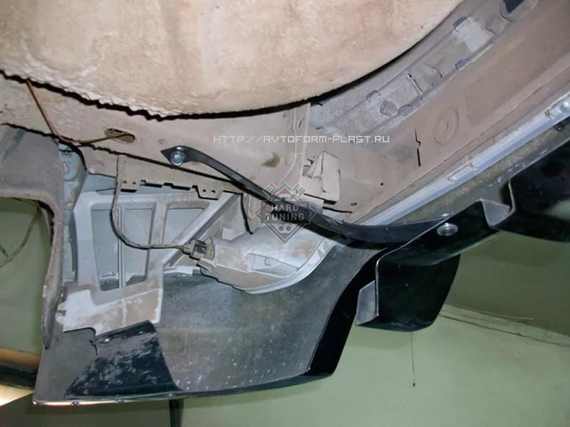 Кронштейн крепления заднего диффузора SPORT Ford Focus 2 2004-2008 хетчбек