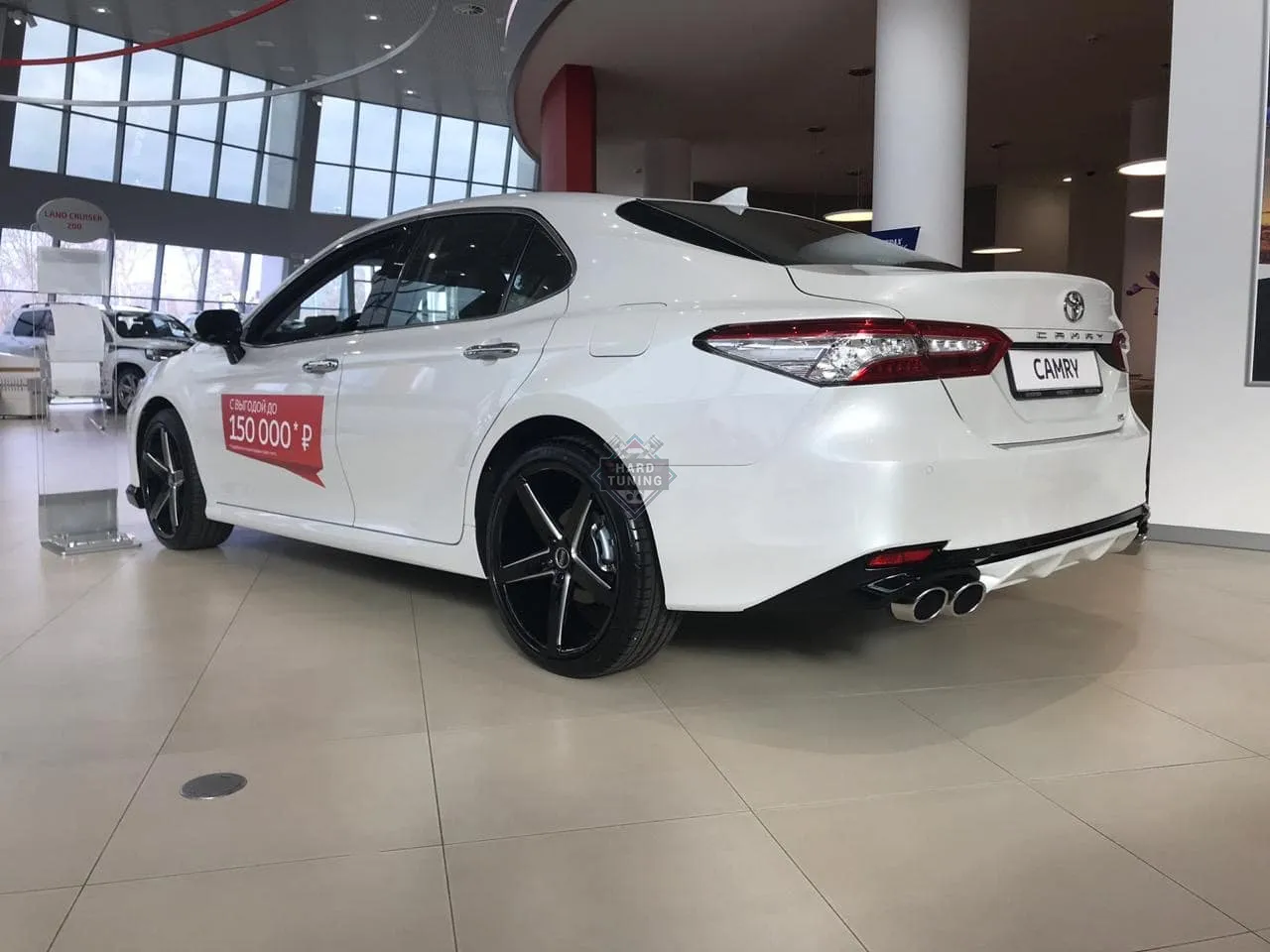 Накладка на задний бампер HEMMES Toyota Camry XV70