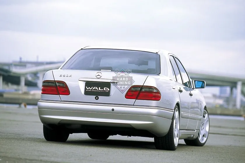 Накладка на задний бампер WALD INTERNATIONAL Mercedes E-Class W210