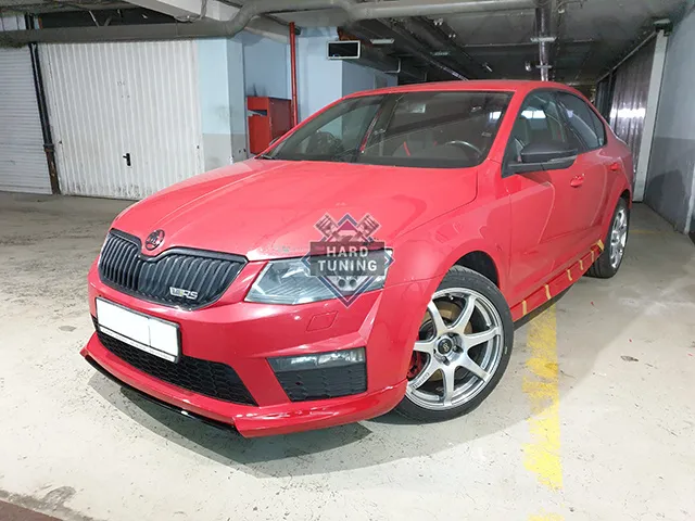 Накладка переднего бампера Skoda Octavia A7 RS R-style