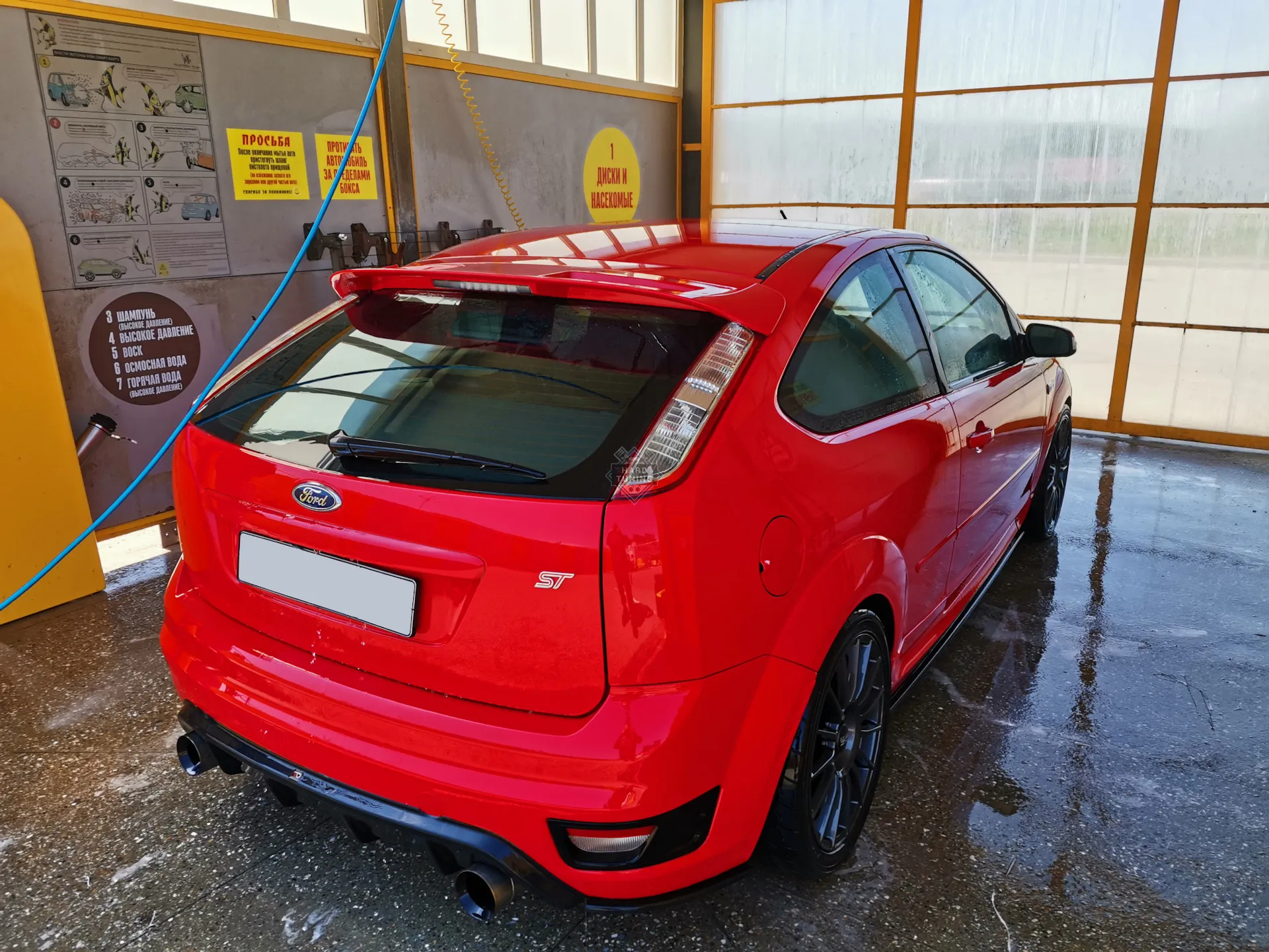 Спойлер ST под стоп-сигнал Ford Focus 2 хетчбек 3-5D (2004-2011)