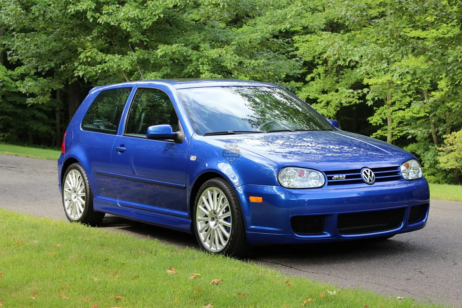 Передний бампер R32 Volkswagen Golf 4