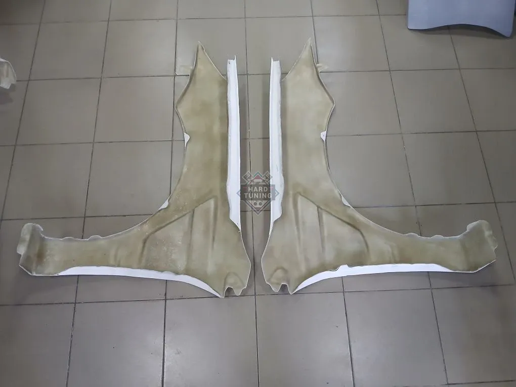 Передние крылья Accolade Mitsubishi Lancer 9