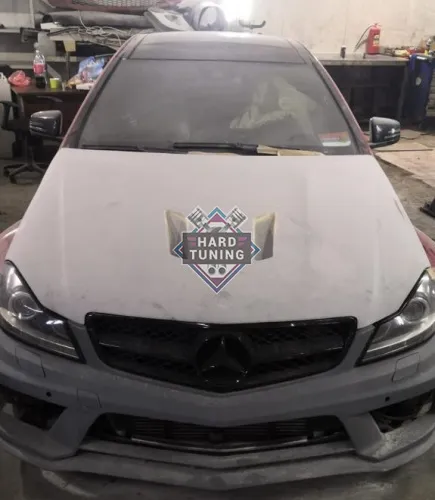Капот AMG (с установкой и покраской в нашем сервисе) Mercedes W204 с адаптацией под обычный купе
