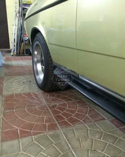 Накладки на пороги AMG Mercedes E-Class W123 седан