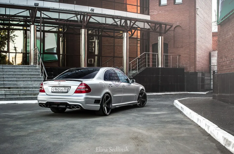 Накладки на пороги WALD Mercedes W211
