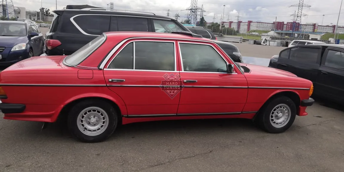 Накладки на пороги BBS Mercedes E-Class W123