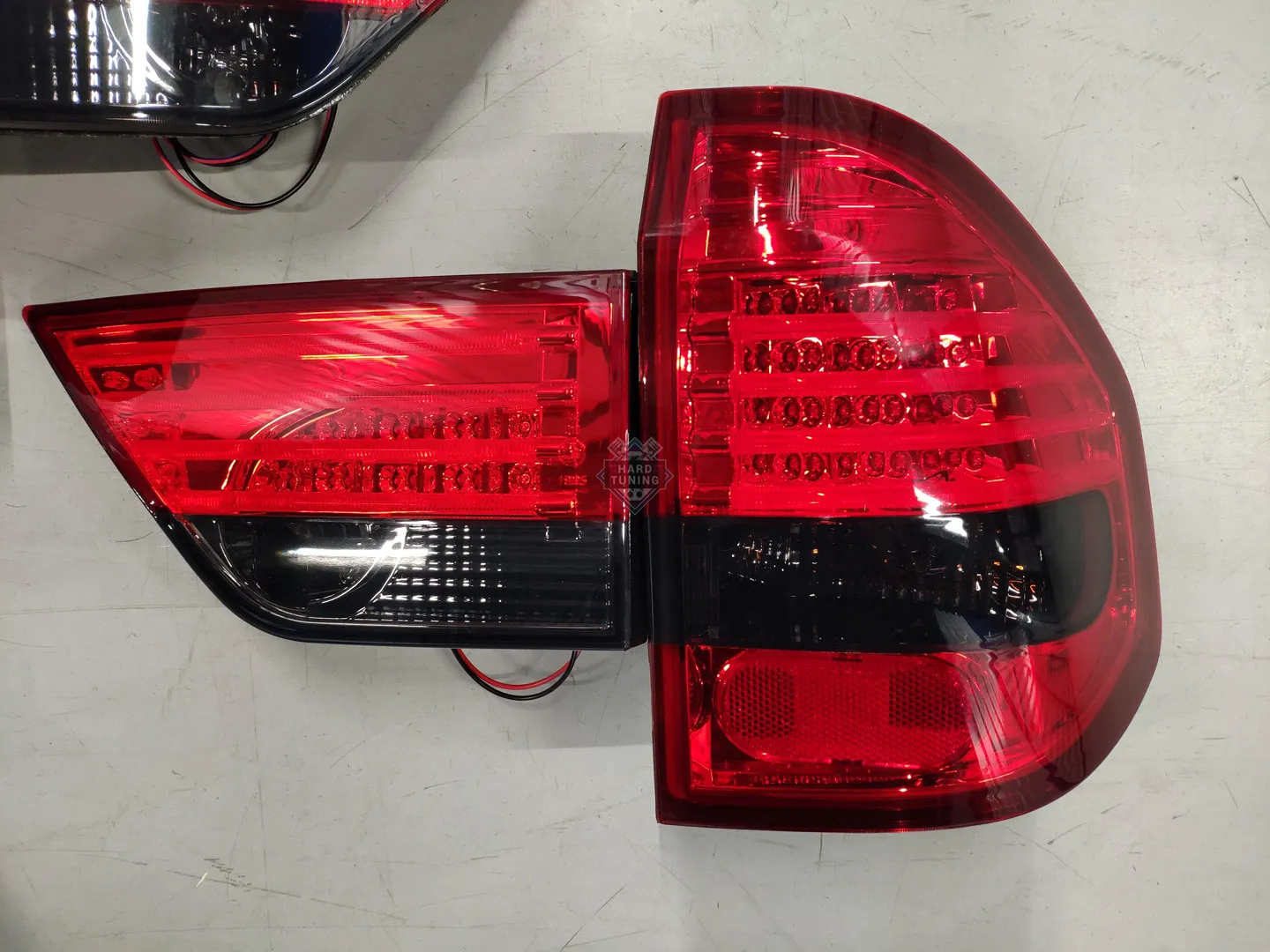 Задние фонари BMW X3 E83 (2004-2006) LED красно-тонированные