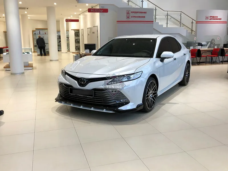 Накладка на передний бампер HEMMES Toyota Camry XV70