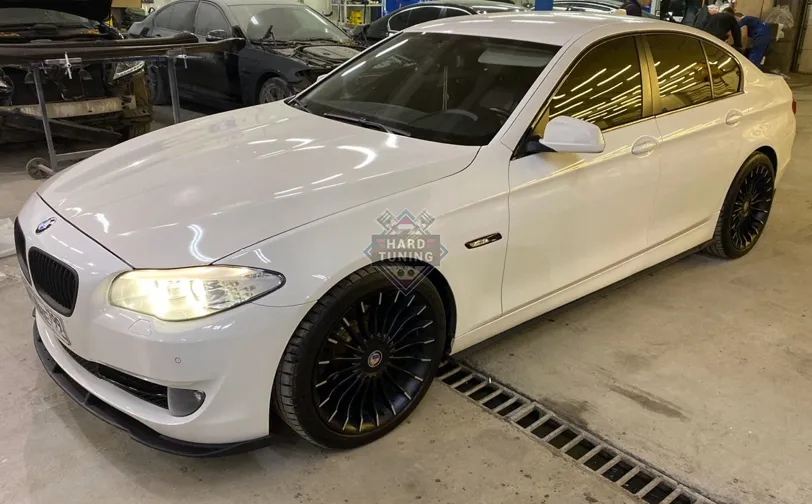 Сплиттеры под пороги DS BMW F10