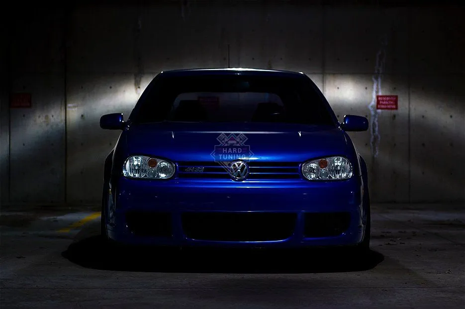 Передний бампер R32 Volkswagen Golf 4