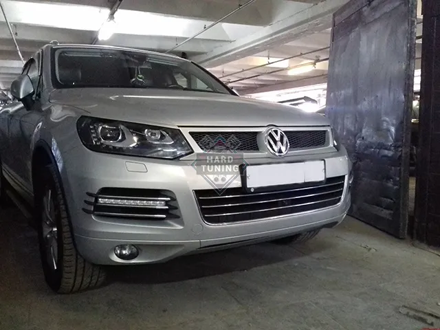 Решетка радиатора HT на Volkswagen Touareg NF