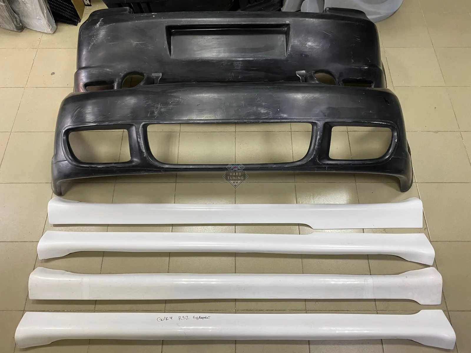 Обвес R32 Volkswagen Golf 4 3D / 5D