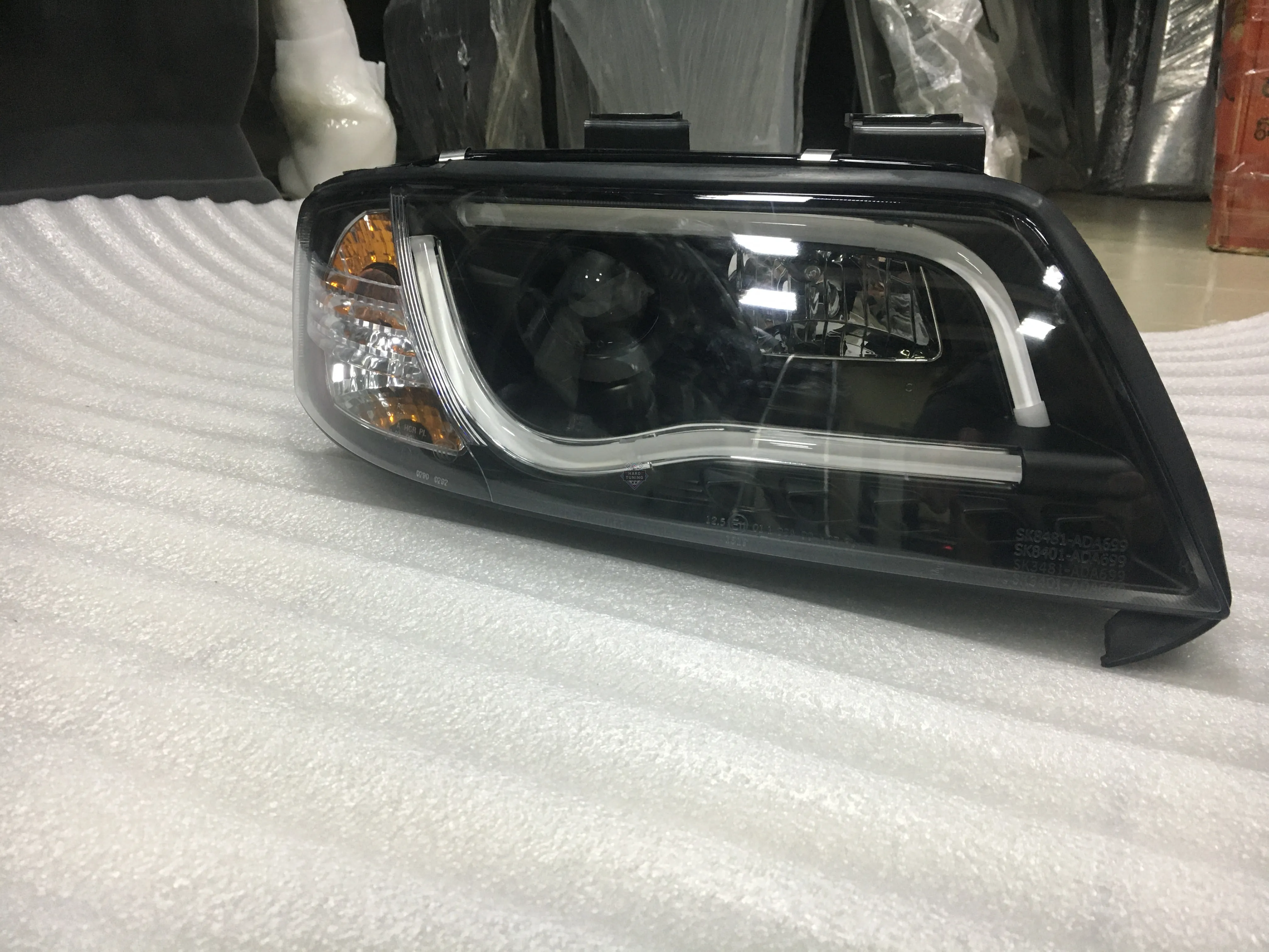 Передние фары AUDI A6 С5 1997-2001 HEADLIGHTS TUBE LIGHT fits черные