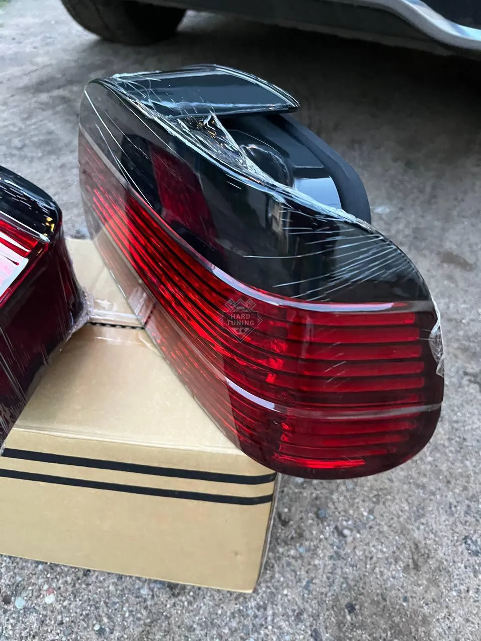 Задние фары BMW E38 (1994-2001) TAIL LIGHTS fits красно-тонированные