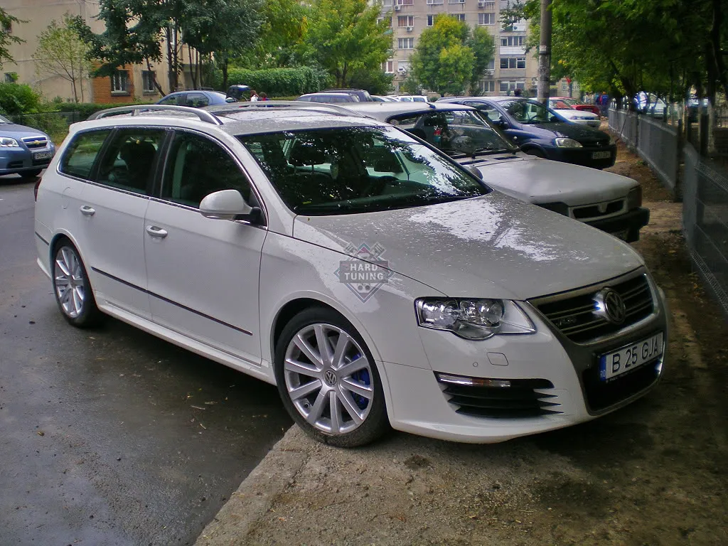 Накладки на пороги R-LINE Volkswagen Passat B6