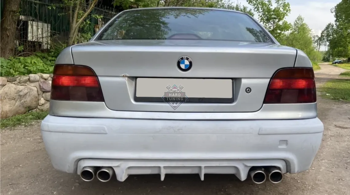 Задний бампер M5 BMW E39 с Диффузором