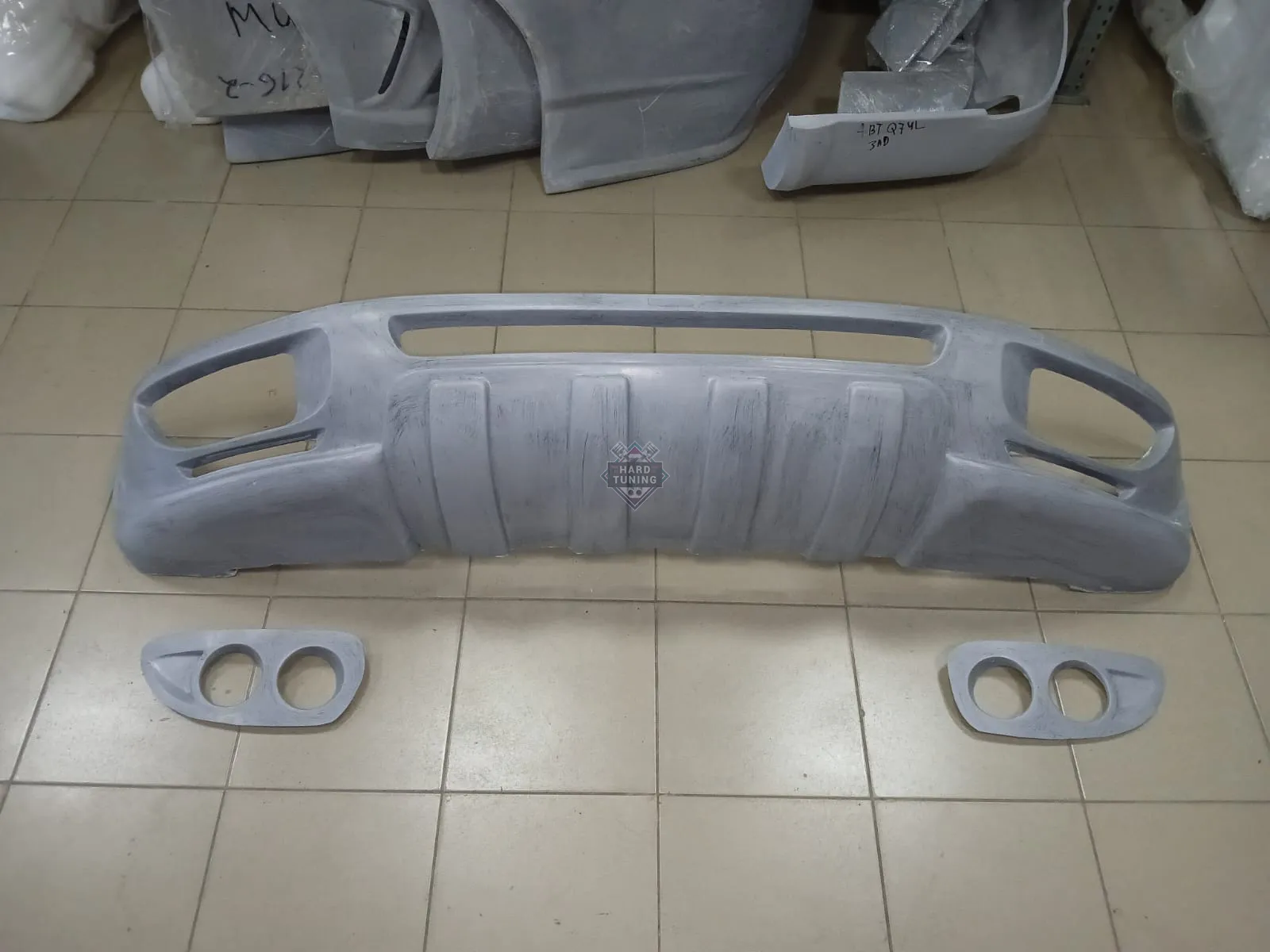 Накладка на передний бампер JE Design Volkswagen Touareg 1 (2006-2010) рестайлинг