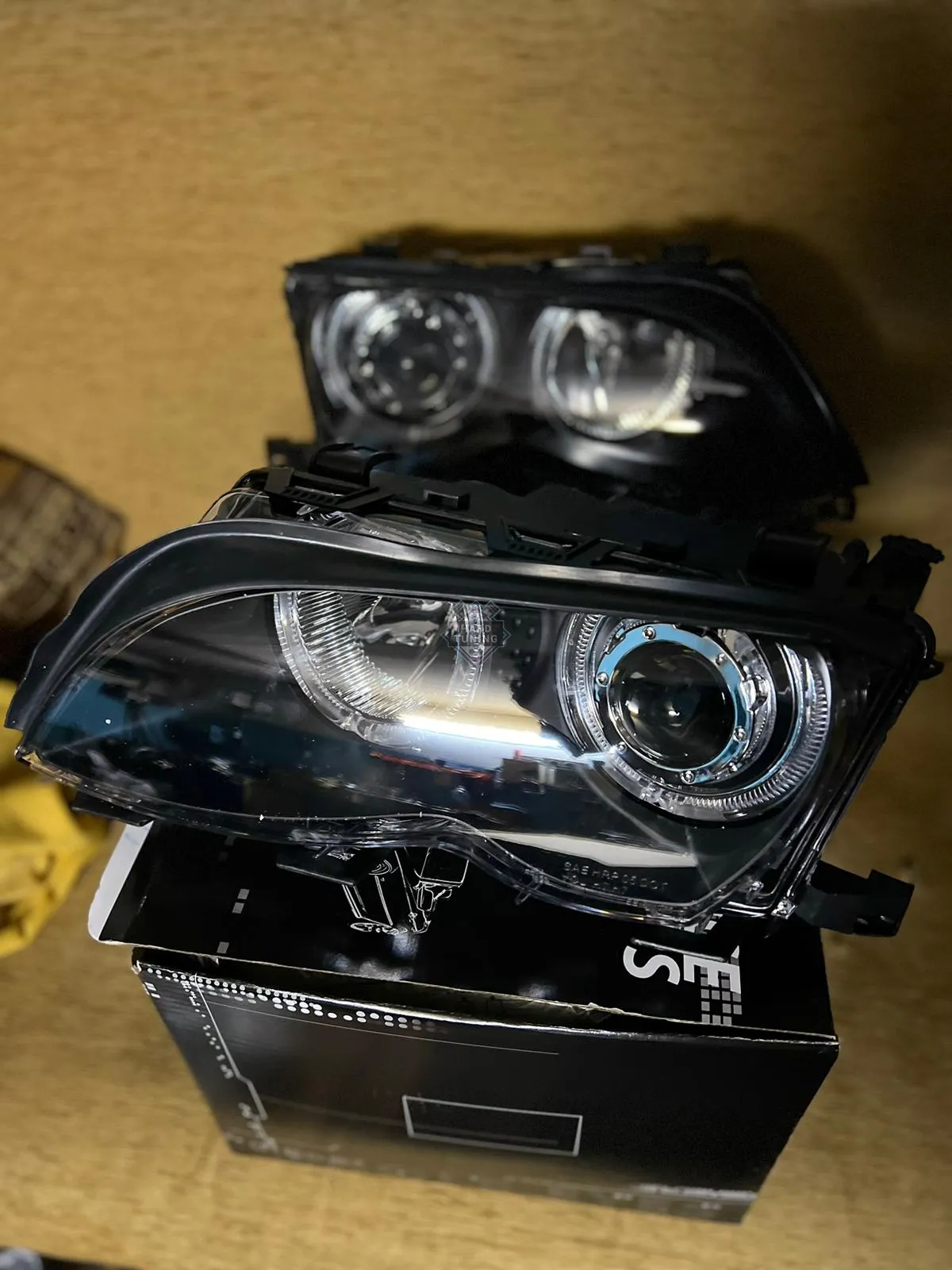 Передние фары BMW E46 (2001-2005) HEADLIGHTS ANGEL EYES LED fits черные