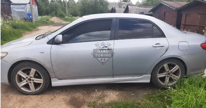 Накладки на пороги Toyota Corolla E140/E150