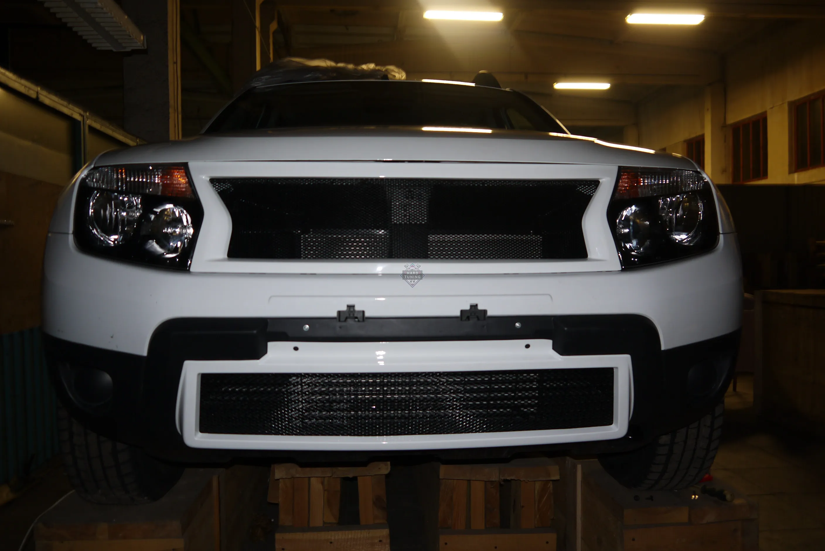 Решетка переднего бампера SPORT Renault Duster 2010-2015