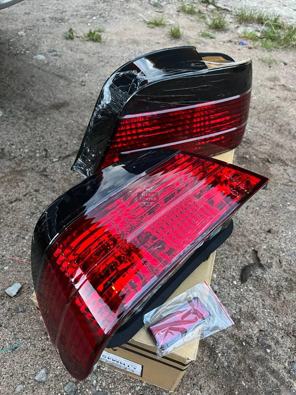 Задние фары BMW E38 (1994-2001) TAIL LIGHTS fits красно-тонированные