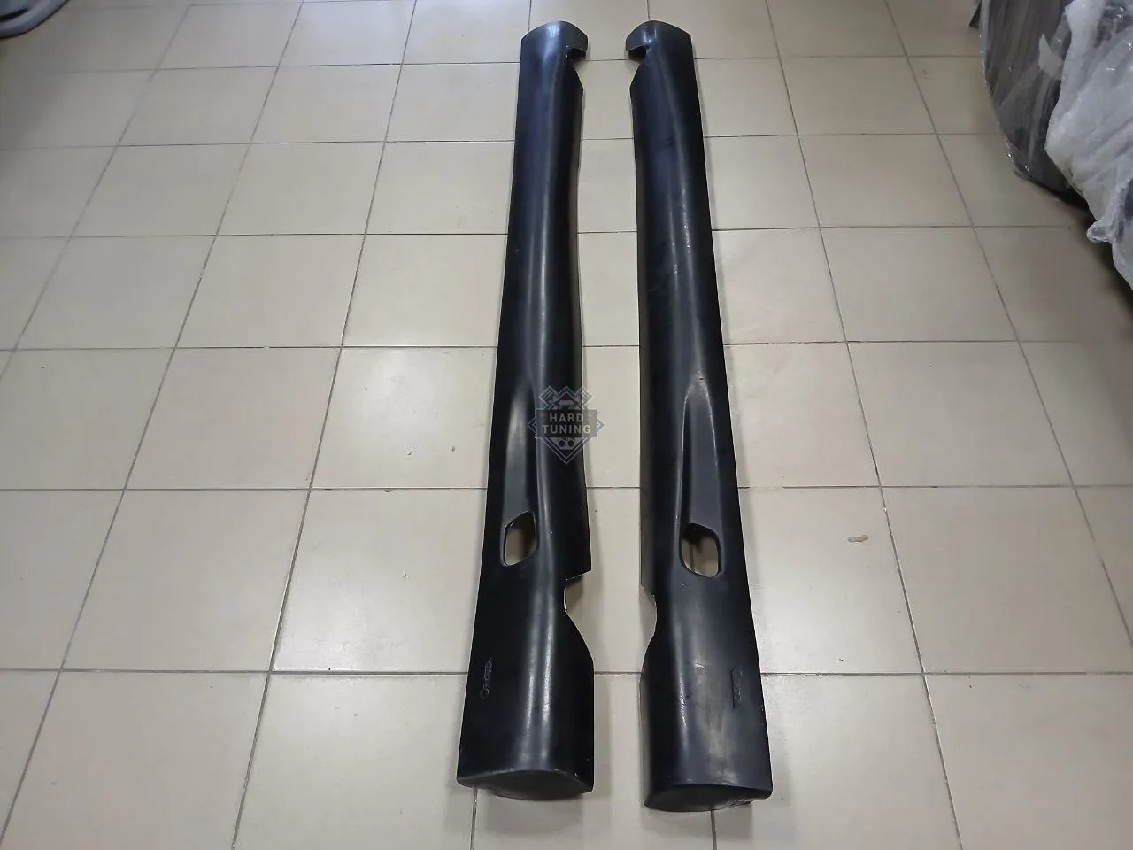 Накладки на пороги Caractere Volkswagen Golf 4