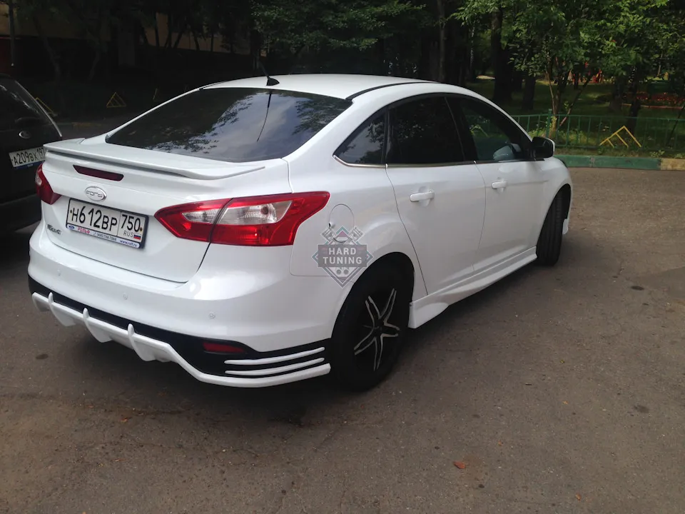 Накладки на пороги Ford Focus 3 дорестайлинг