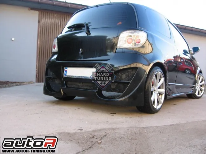 Задний бампер Vellside Toyota Yaris