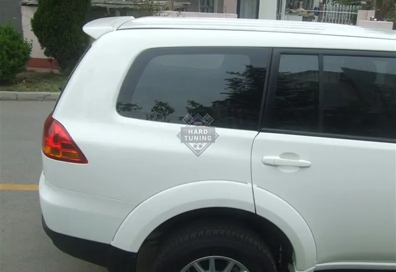 Спойлер Mitsubishi Pajero Sport 2 под стоп сигнал