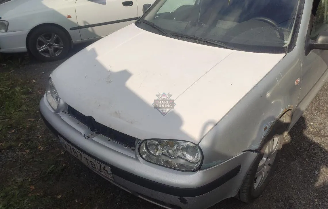 Капот пластиковый штатный Volkswagen Golf 4