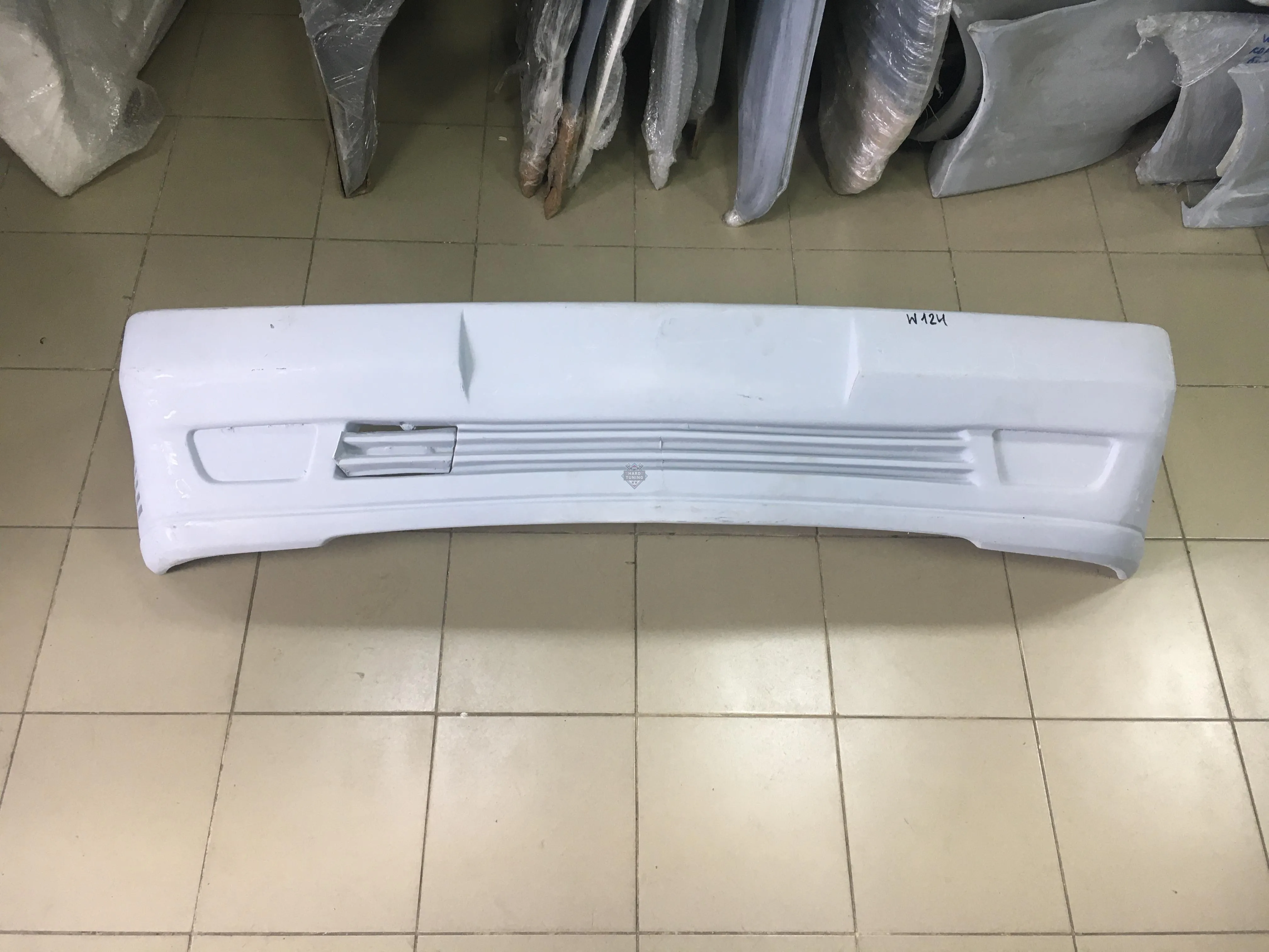 Передний бампер LORINSER Mercedes E-Class W124