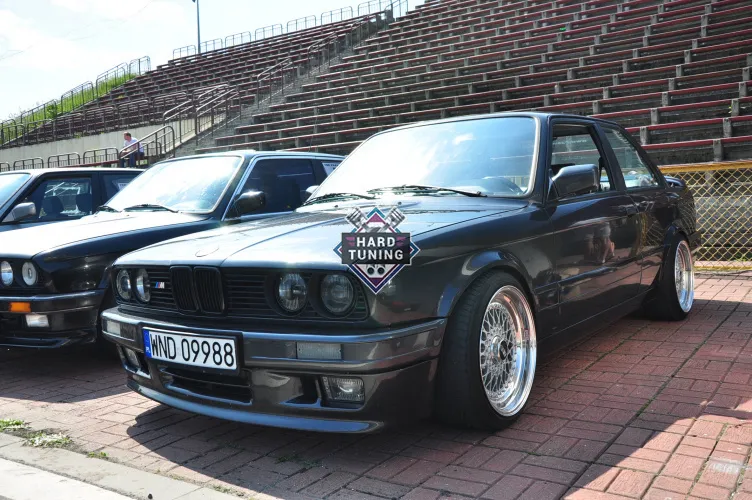 Обвес M-TECHNIK 2 BMW E30 купе 2 переход