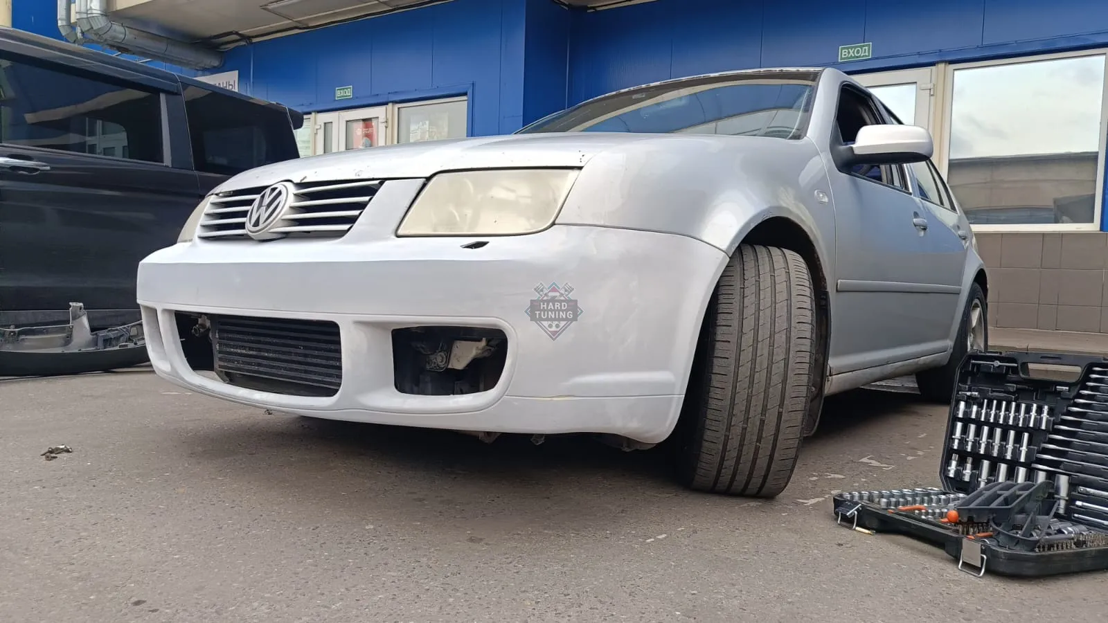 Передний бампер R32 Volkswagen Bora/Jetta 4