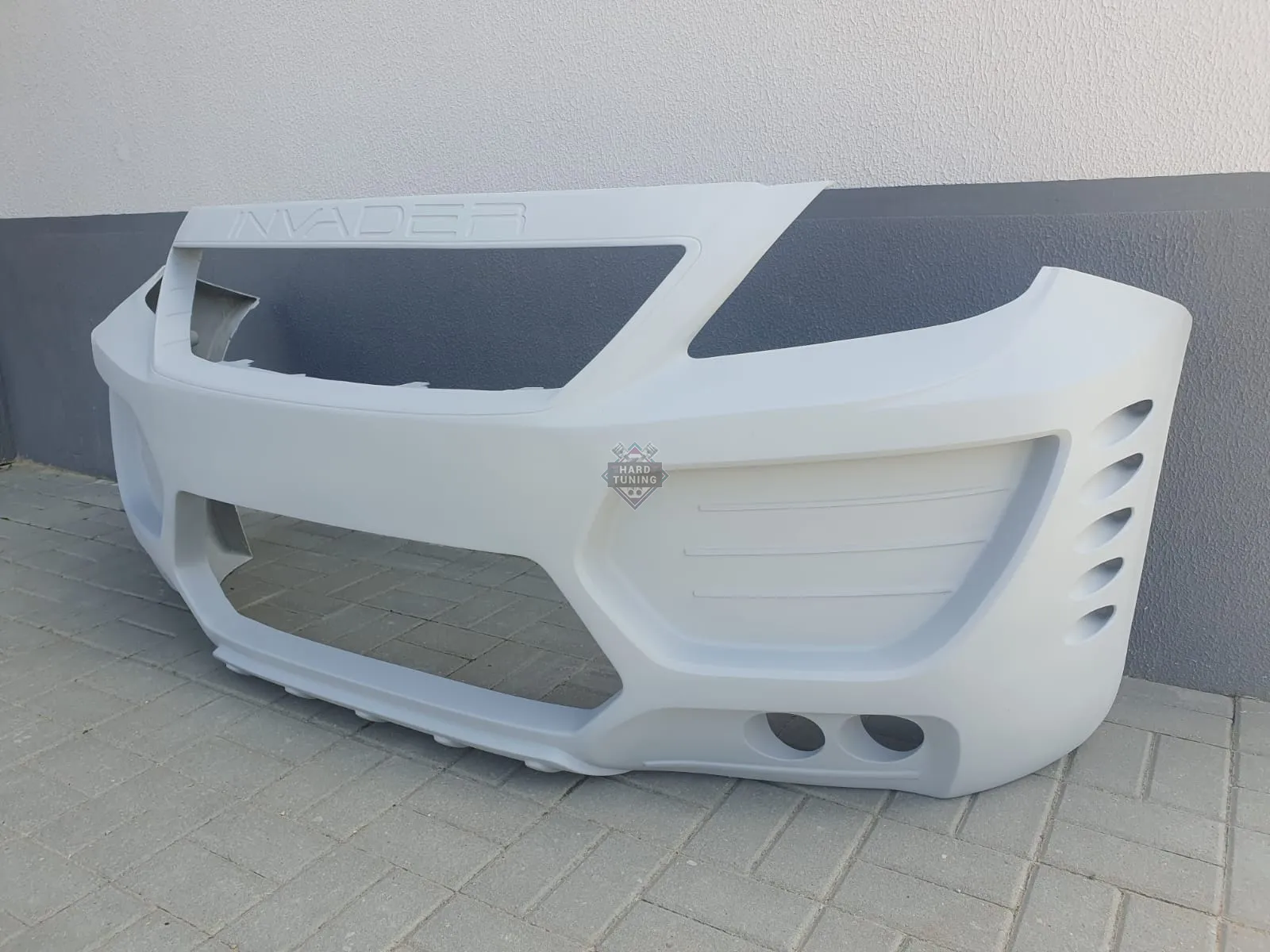 Обвес INVADER L60 Lexus LX570