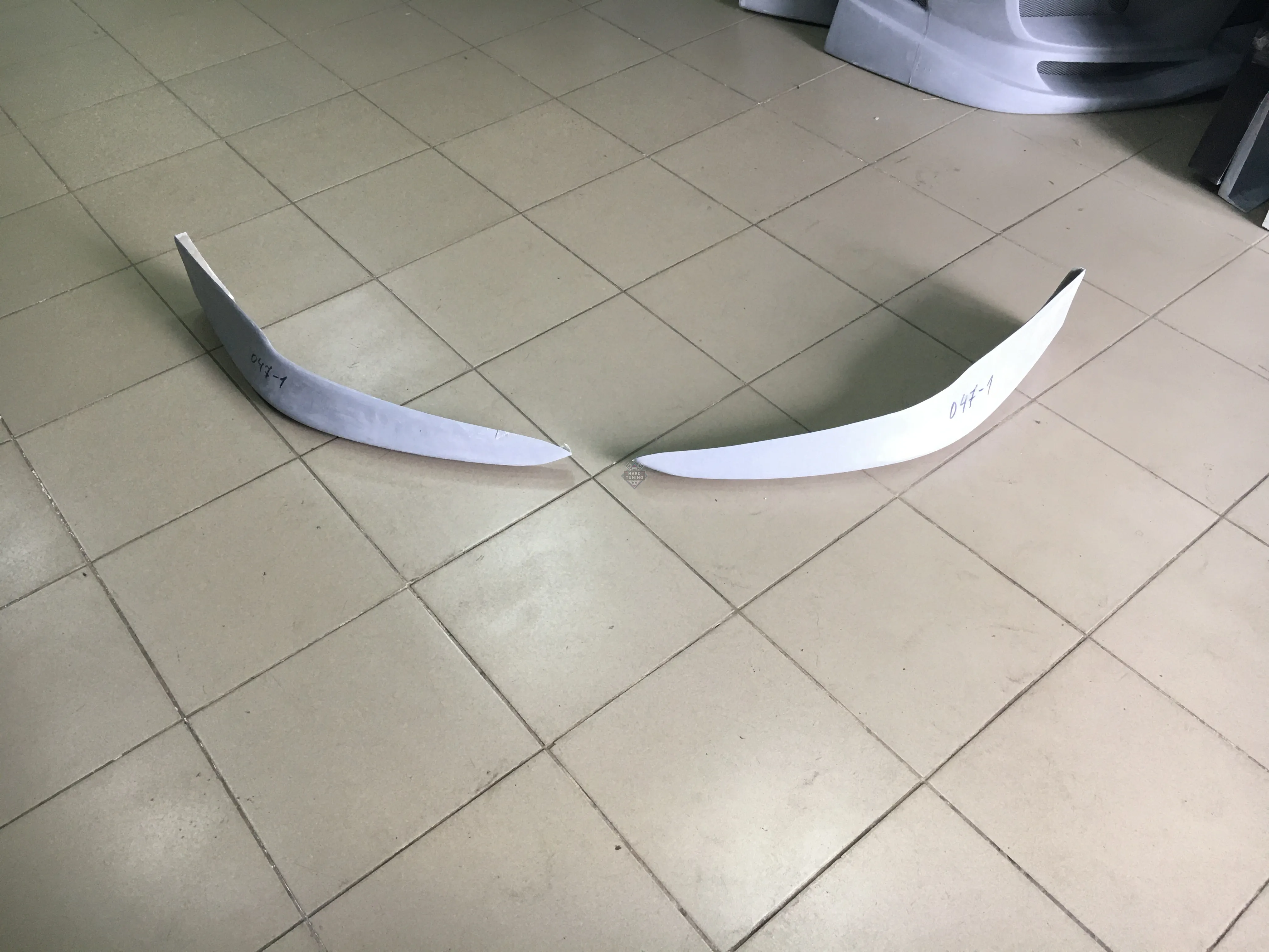 Накладка на передний бампер v2 Toyota Corolla E140/E150 Дорестайлинг