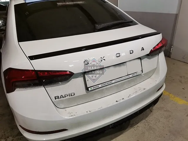 Спойлер Skoda Rapid штатный