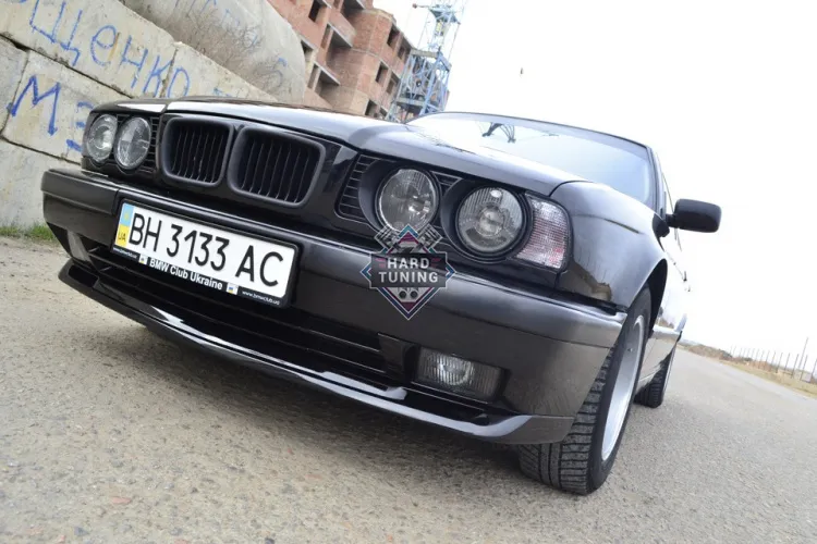 Передняя накладка под бампер BMW E34 M-tech
