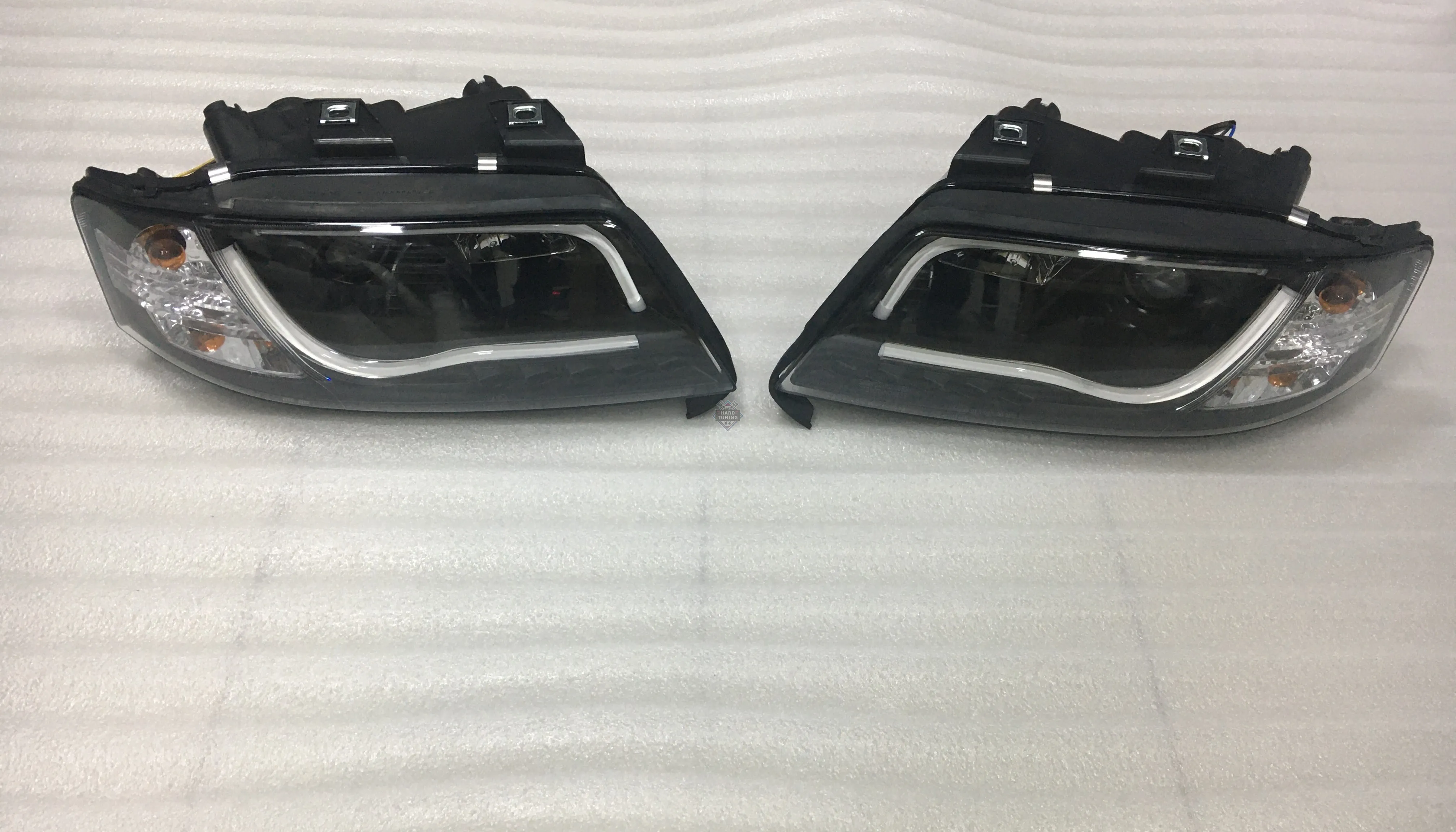 Передние фары AUDI A6 С5 1997-2001 HEADLIGHTS TUBE LIGHT fits черные
