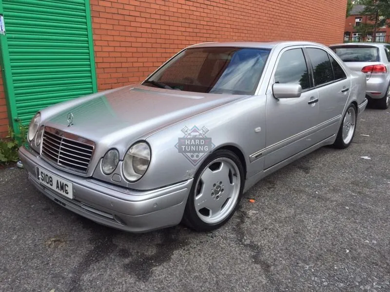 Накладки на пороги AMG 50 Mercedes E-Class W210