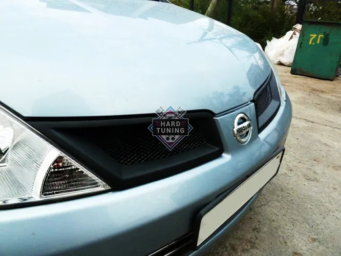 Решетка радиатора Nissan Tiida С11