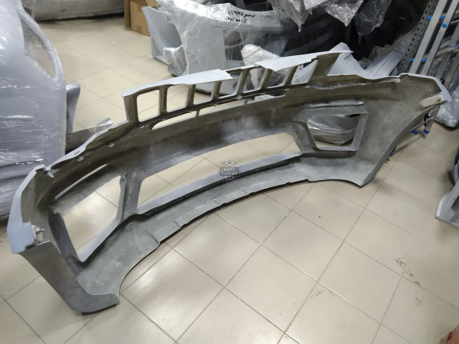 Передний бампер в сборе с решеткой радиатора SRT8 Jeep Grand Cherokee WK2