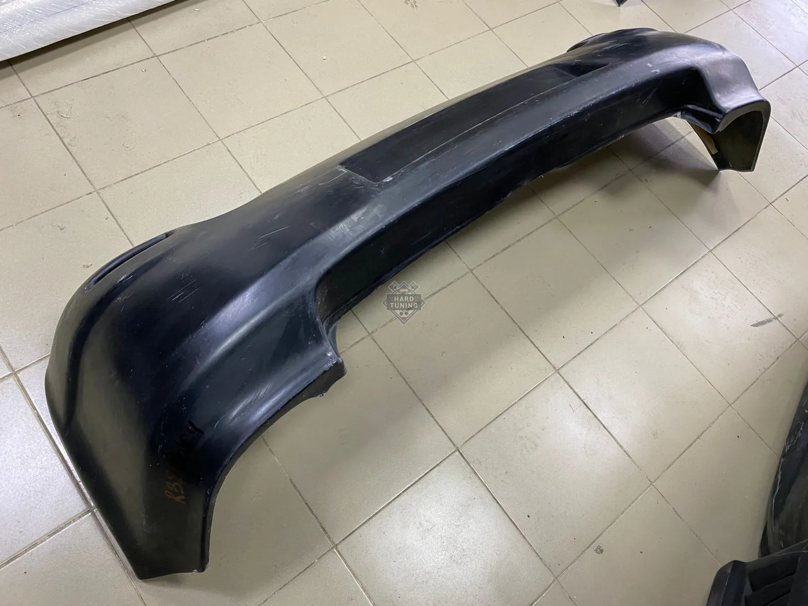 Задний бампер R32 Volkswagen Golf 4 Стеклопластик
